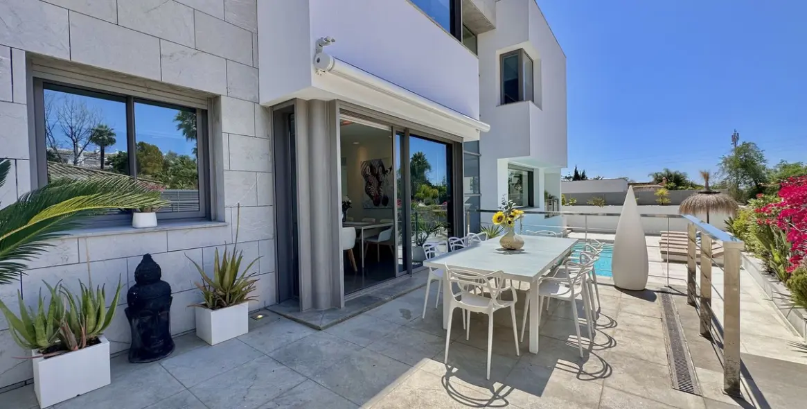 Продажа  отдельно стоящей виллы в Nagüeles 47