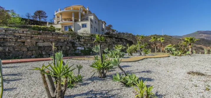 Venta de villa independiente en Estepona 3