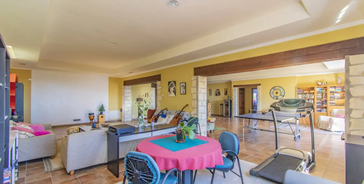 Продажа  отдельно стоящей виллы в Estepona 23