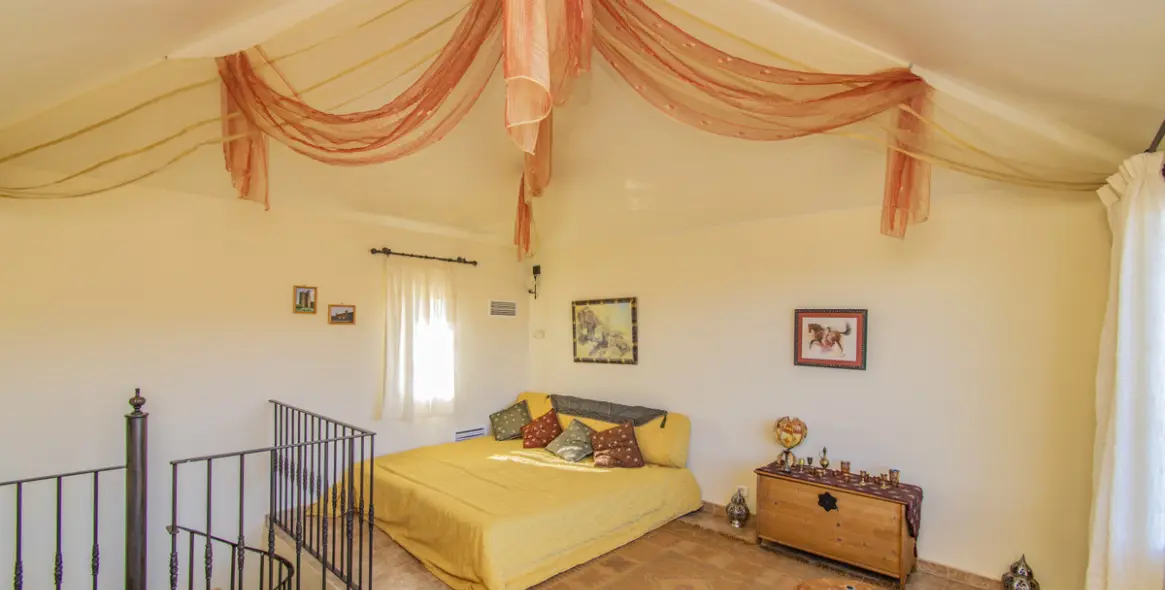 Продажа  отдельно стоящей виллы в Estepona 29