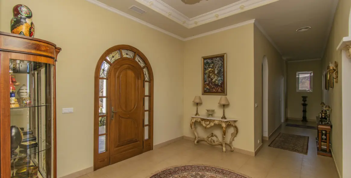 Продажа  отдельно стоящей виллы в Estepona 36