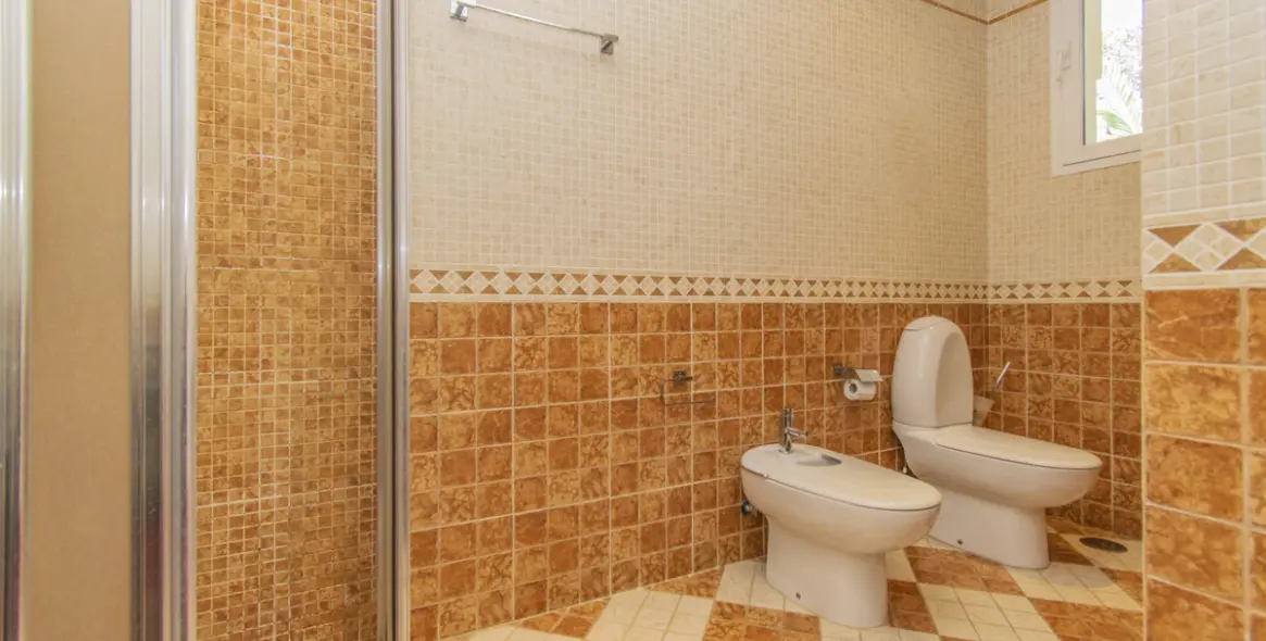 Продажа  отдельно стоящей виллы в Estepona 37