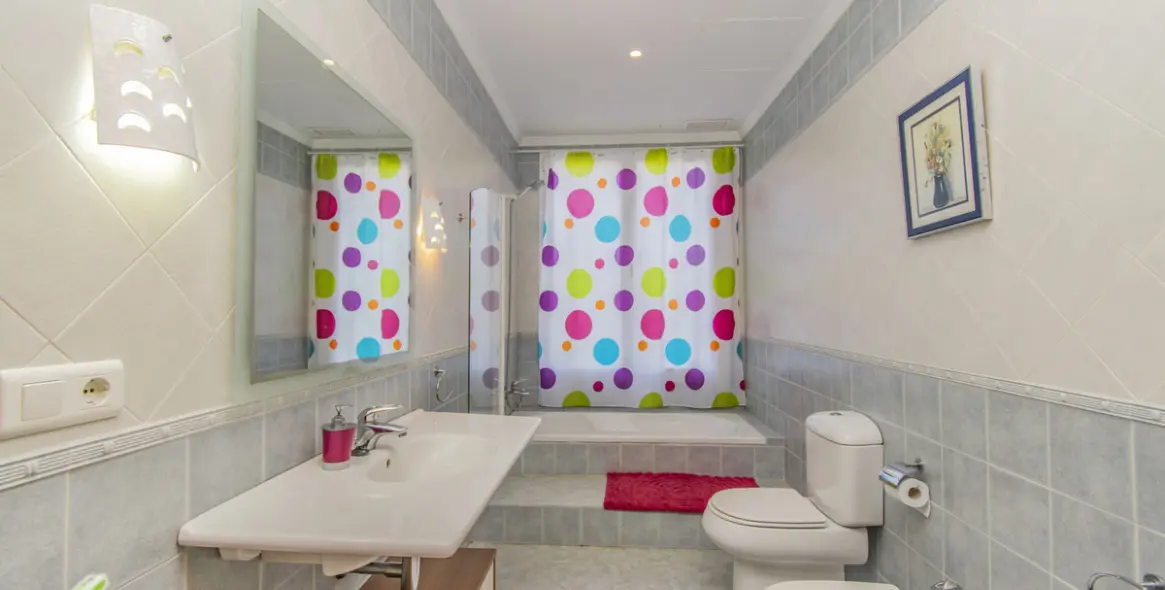 Продажа  отдельно стоящей виллы в Estepona 42