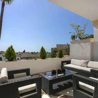 Venta de apartamento en planta media en The Golden Mile