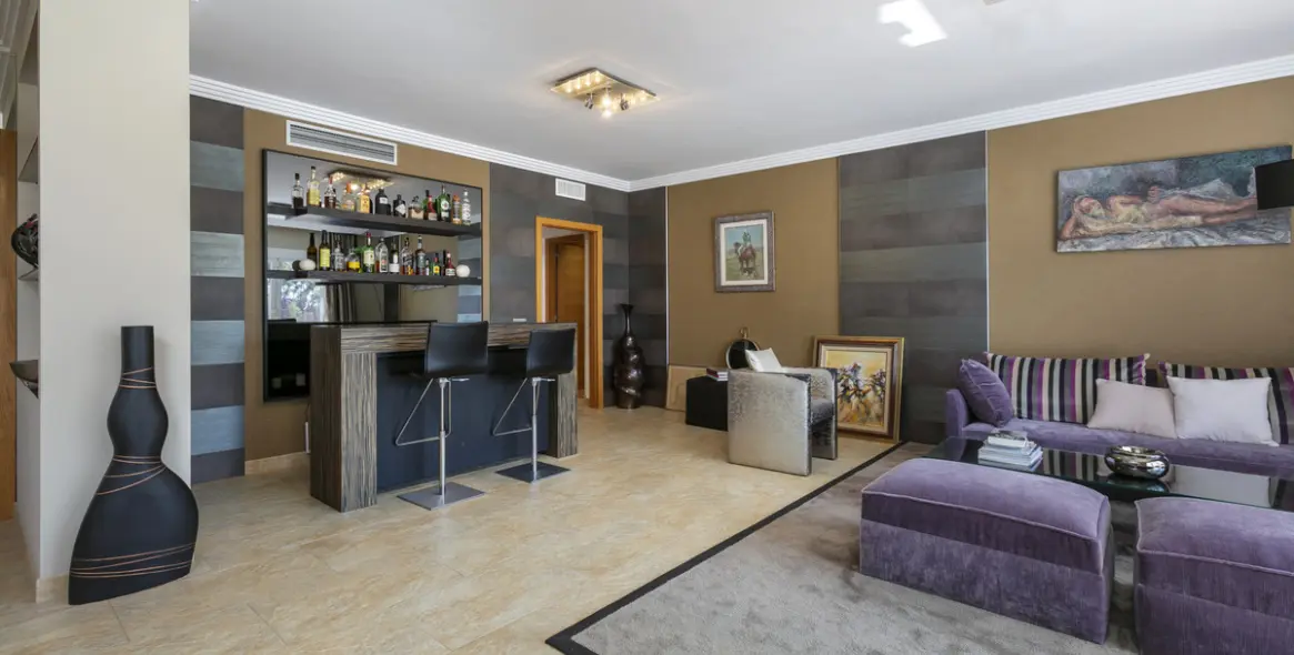 Продажа апартаментов на среднем этаже в The Golden Mile 6