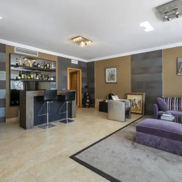 Venta de apartamento en planta media en The Golden Mile