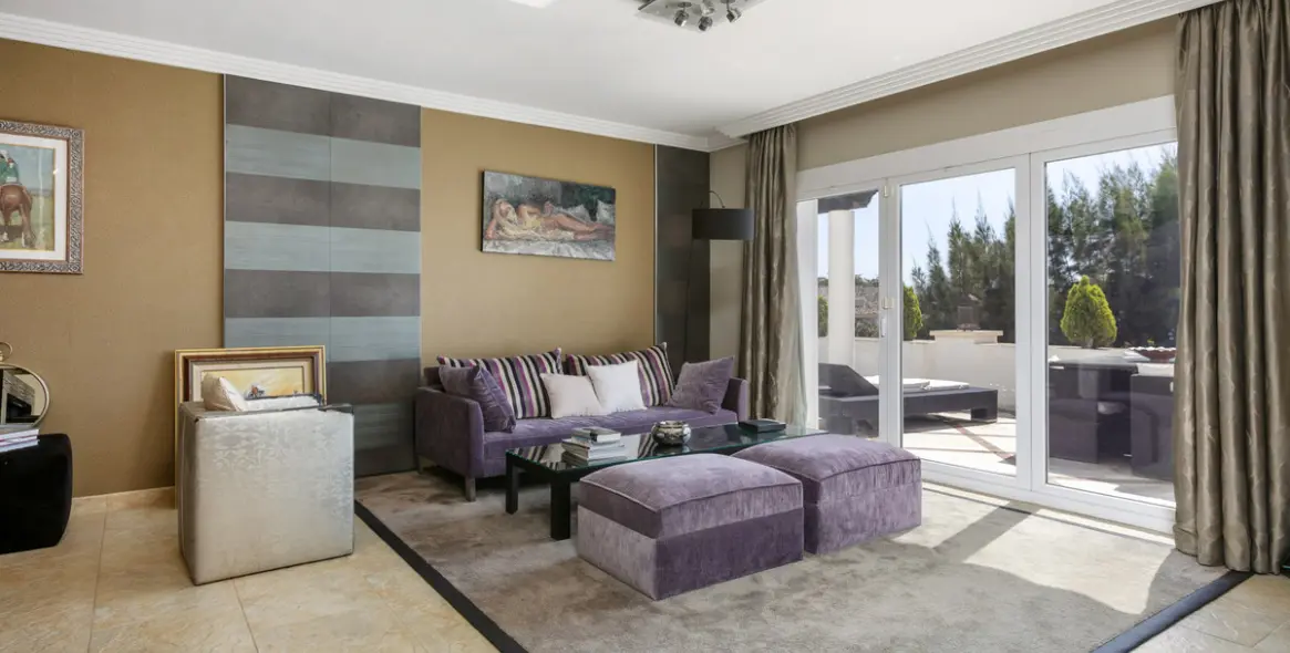 Продажа апартаментов на среднем этаже в The Golden Mile 18