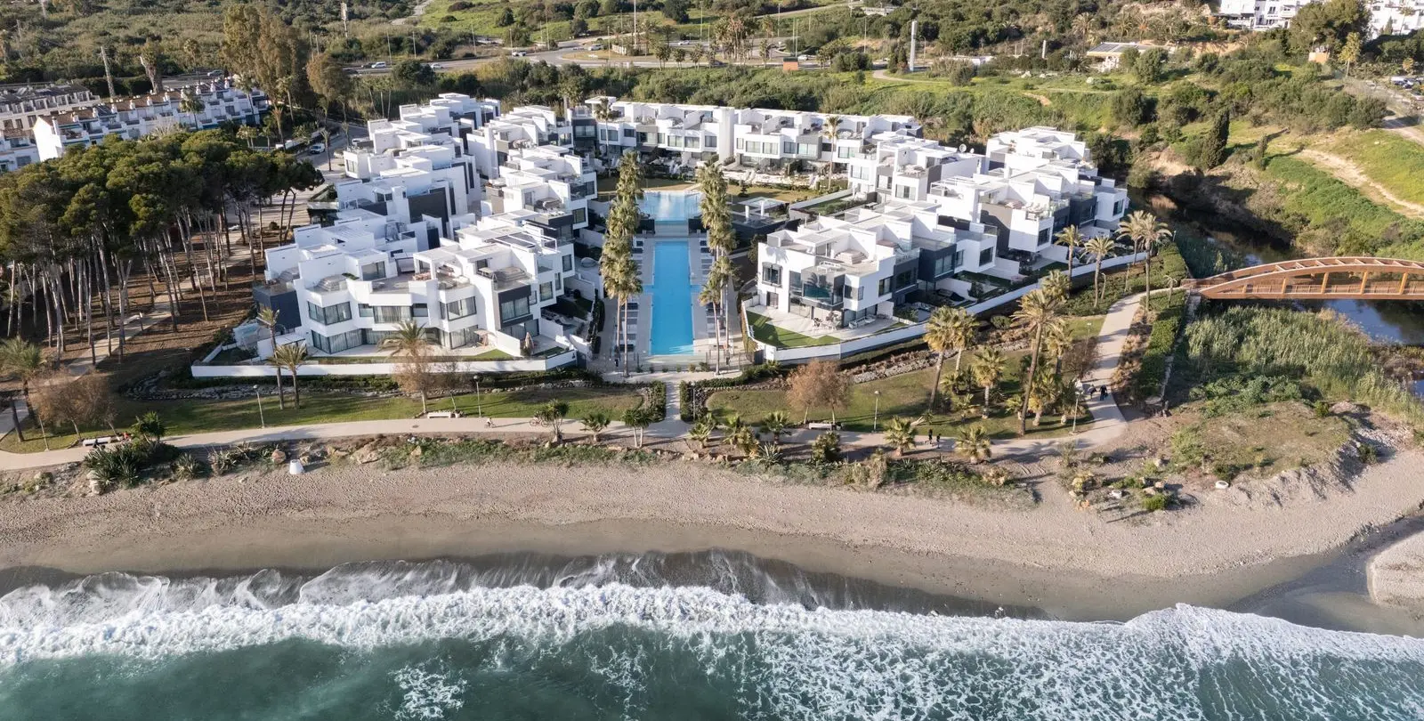 Sale of townhouse in Estepona 1
