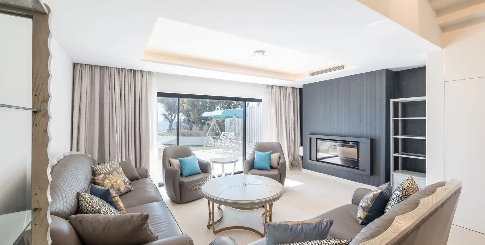 Sale of townhouse in Estepona 2