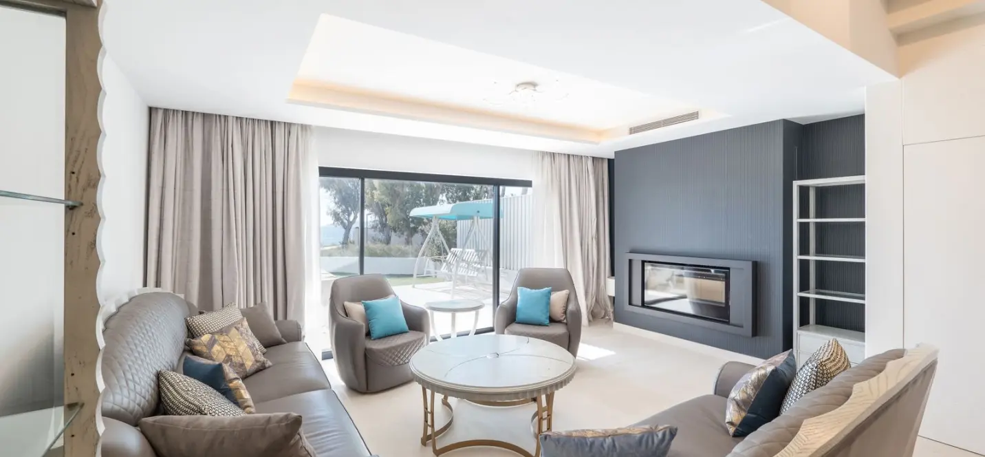 Sale of townhouse in Estepona 1