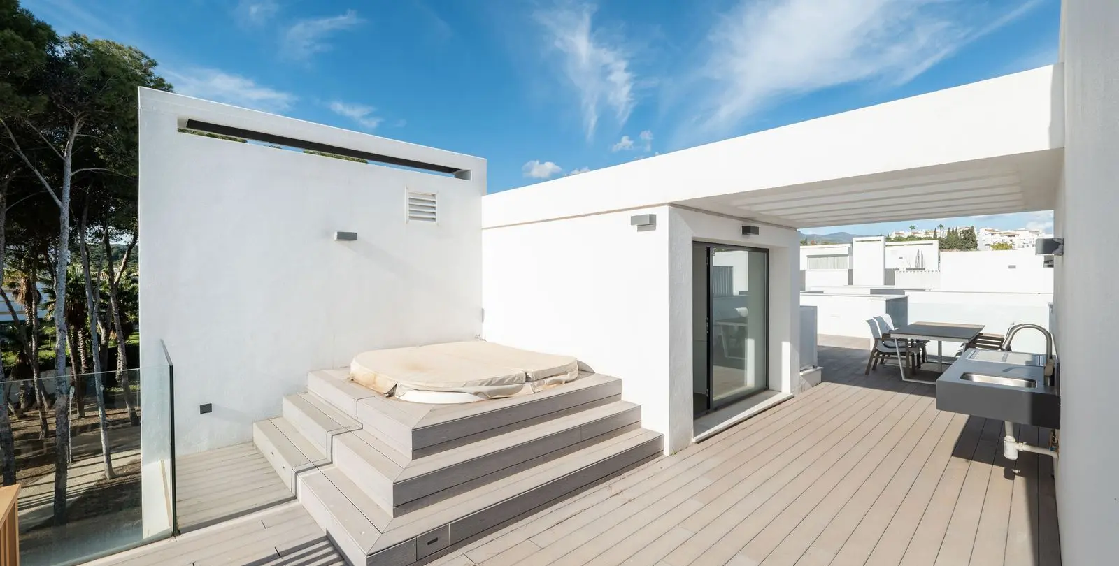Sale of townhouse in Estepona 14