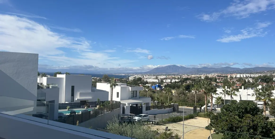 Venta de villa independiente en Marbella East (distrito Río Real) 3
