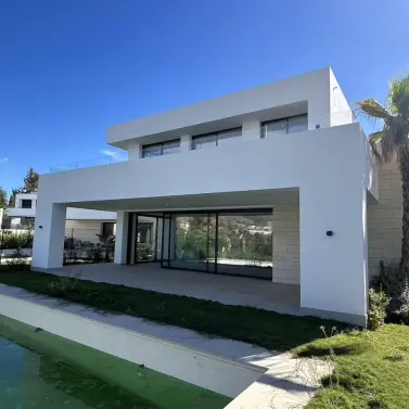 Venta de villa independiente en Río Real