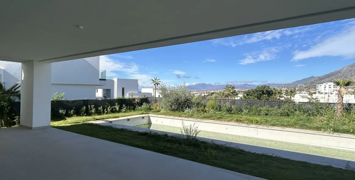 Venta de villa independiente en Río Real 12