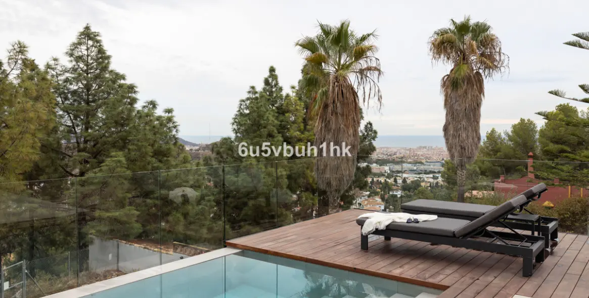 Продажа  отдельно стоящей виллы в Malaga (район Teatinos) 5