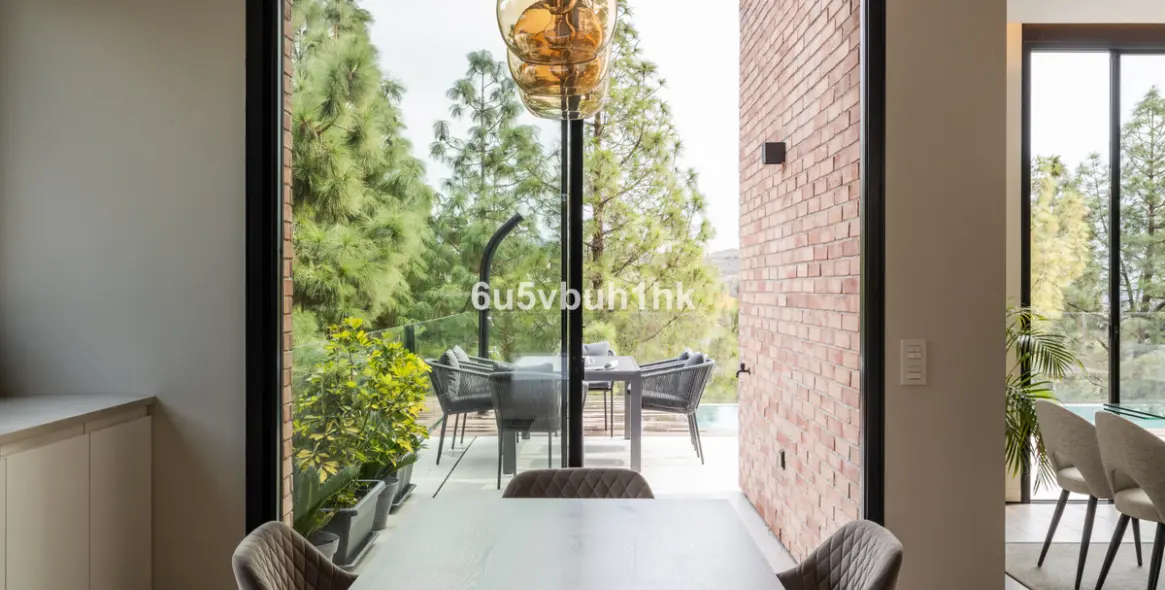 Продажа  отдельно стоящей виллы в Malaga (район Teatinos) 9