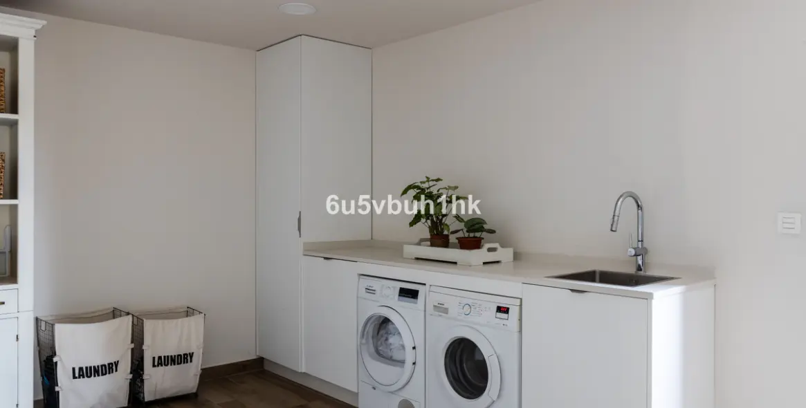 Продажа  отдельно стоящей виллы в Malaga (район Teatinos) 18