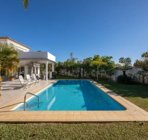 Detached villa R4937896