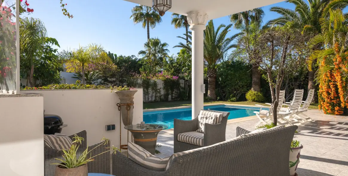 Sale of detached villa in Marbella East (district Marbesa) 3