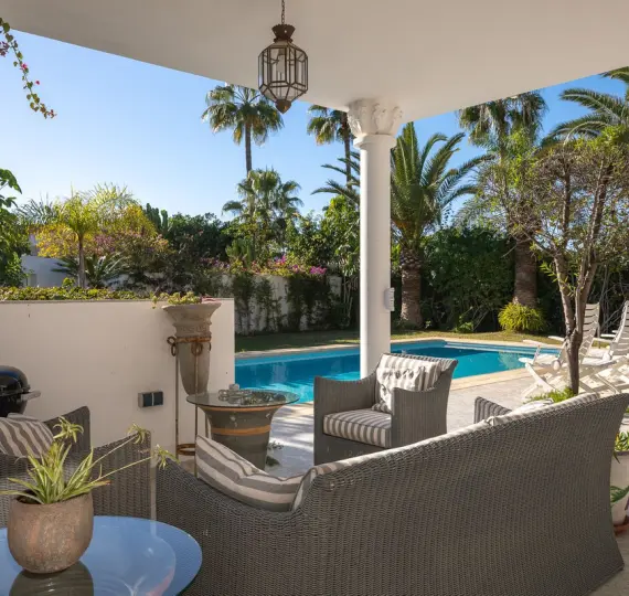 Detached villa R4937896