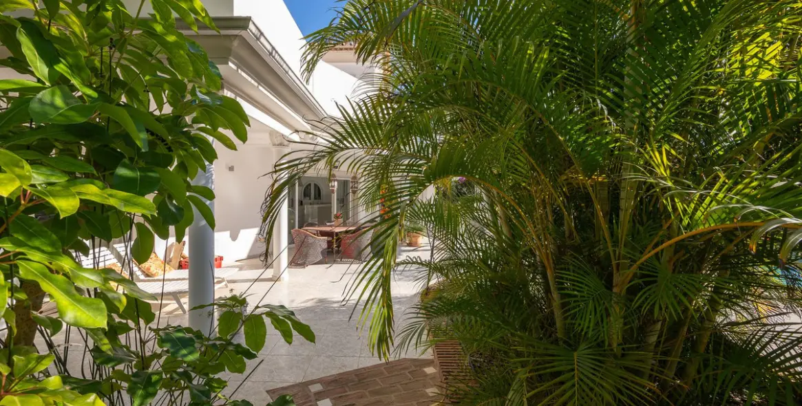 Sale of detached villa in Marbella East (district Marbesa) 10