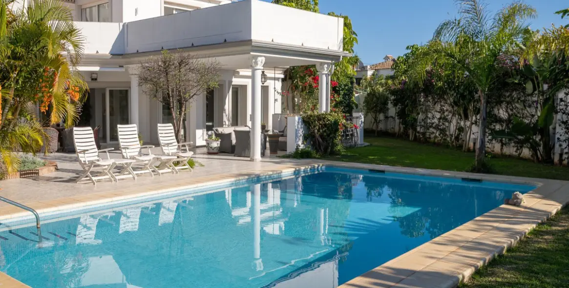 Venta de villa independiente en Marbesa 1