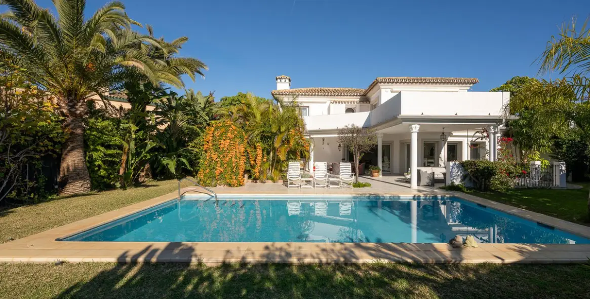 Venta de villa independiente en Marbesa 8