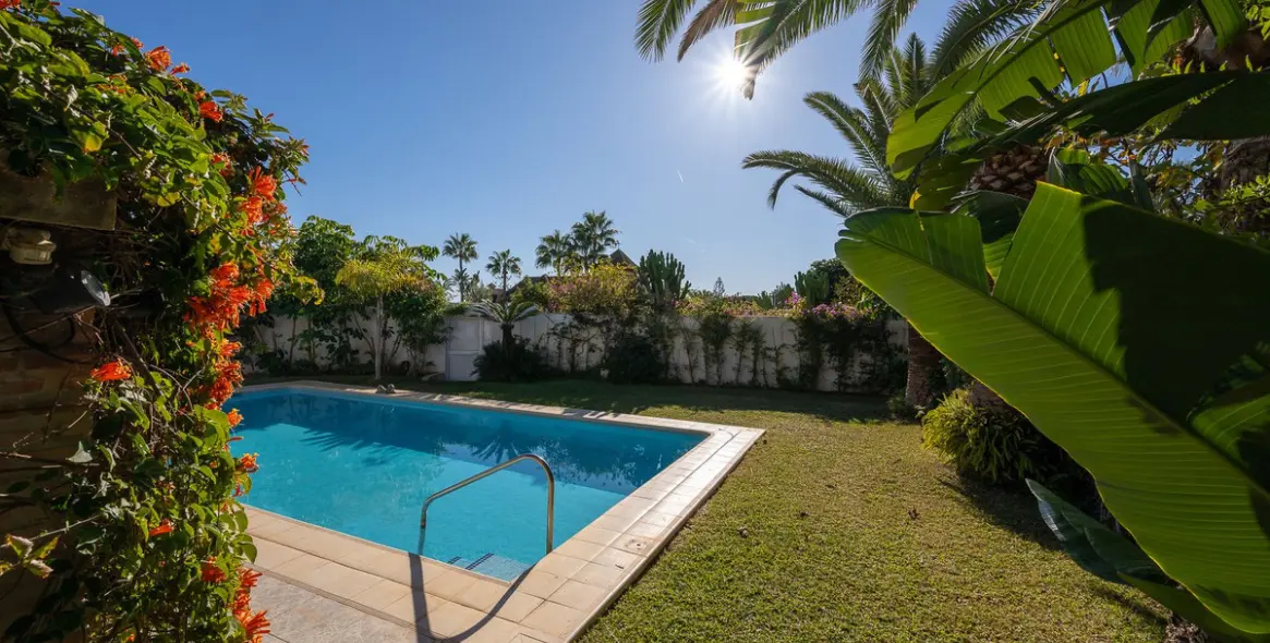 Venta de villa independiente en Marbesa 9