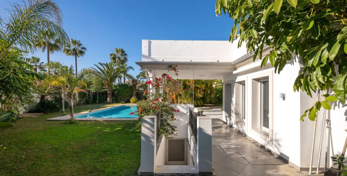 Venta de villa independiente en Marbesa 16