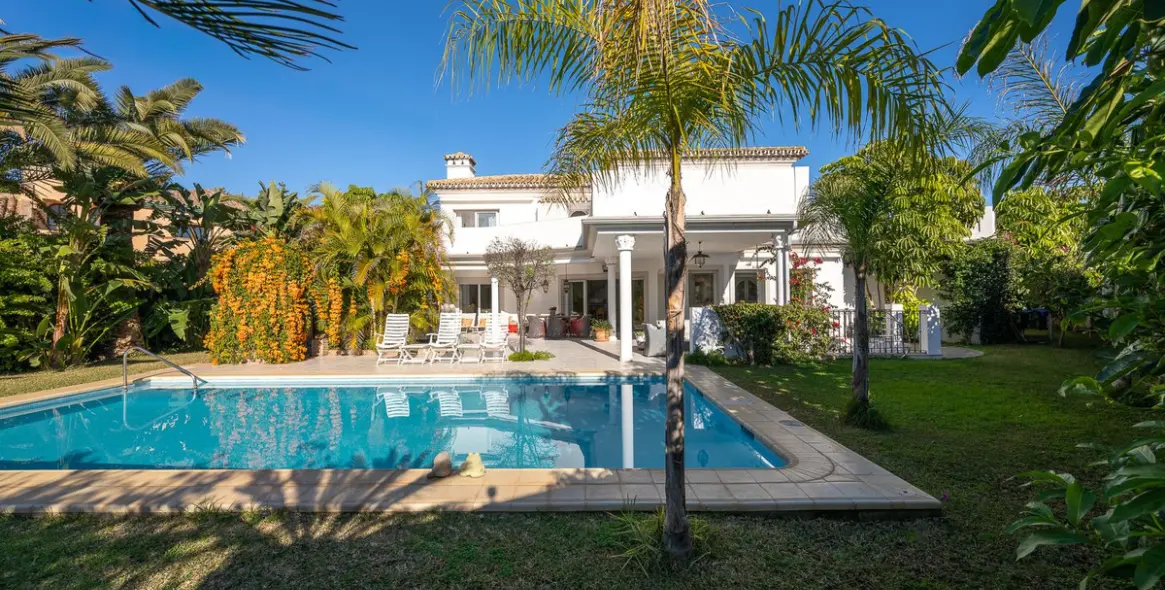 Venta de villa independiente en Marbesa 18