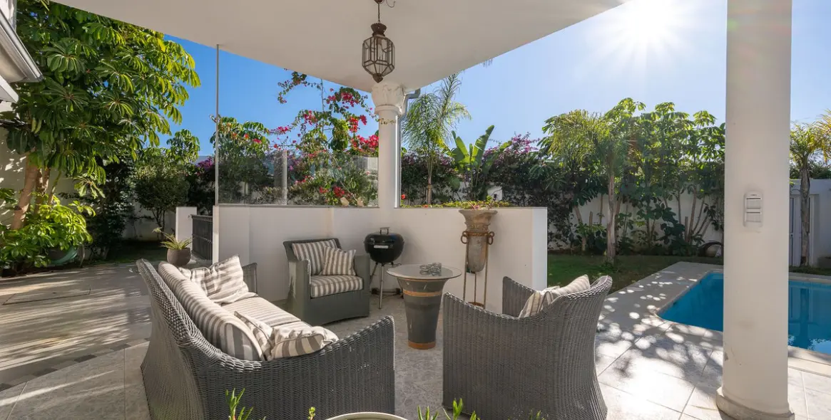 Venta de villa independiente en Marbesa 19