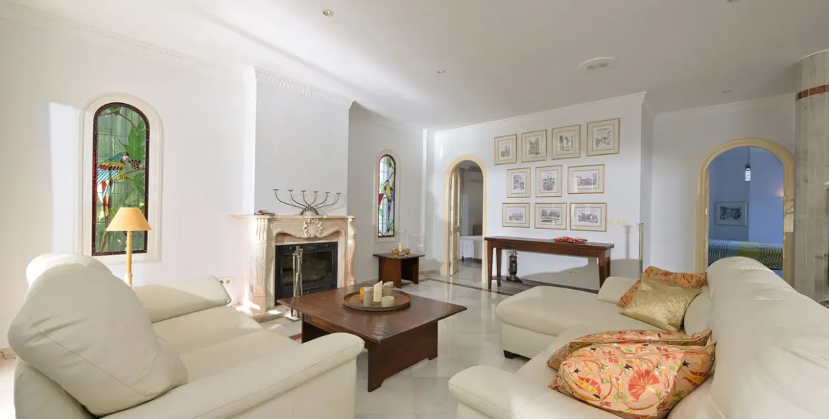 Продажа  отдельно стоящей виллы в Marbesa 31