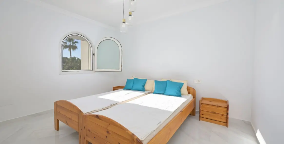 Продажа  отдельно стоящей виллы в Marbesa 48