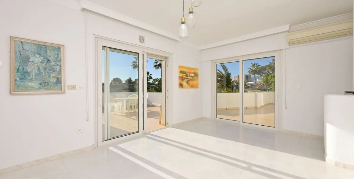 Продажа  отдельно стоящей виллы в Marbesa 52