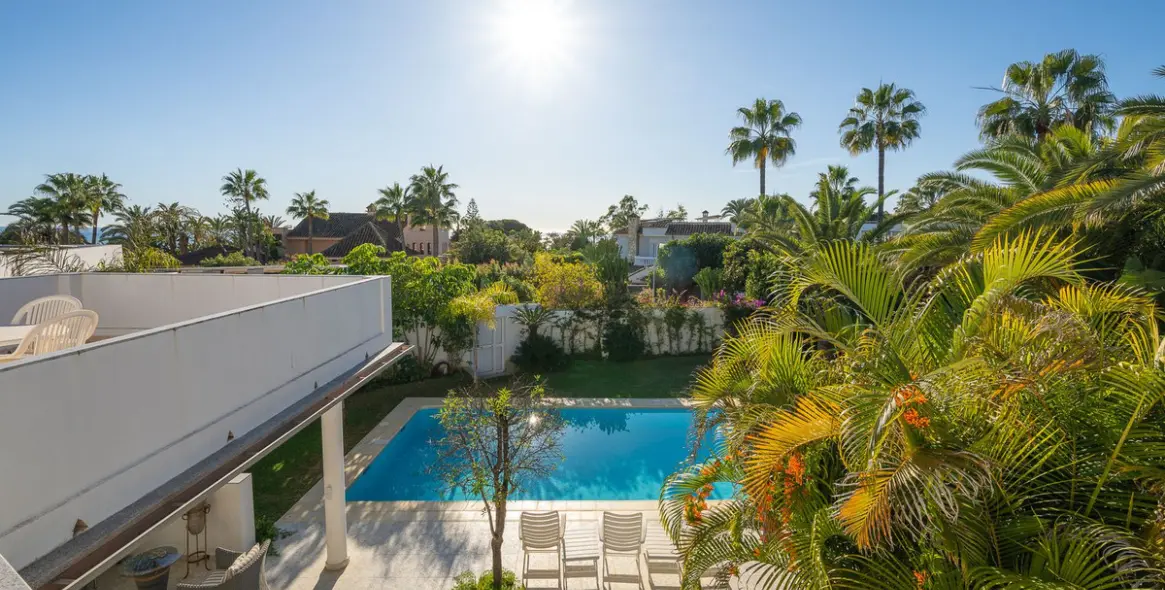 Продажа  отдельно стоящей виллы в Marbesa 55