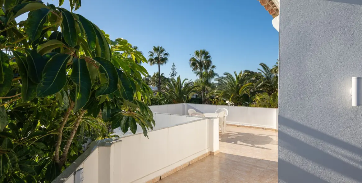 Продажа  отдельно стоящей виллы в Marbesa 59