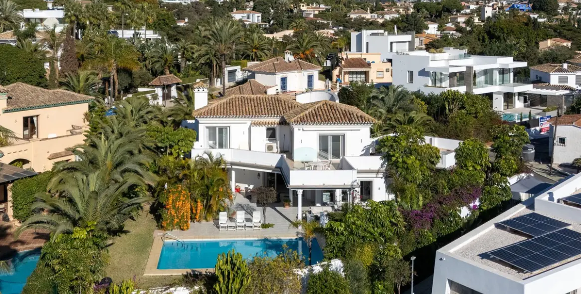 Продажа  отдельно стоящей виллы в Marbesa 60