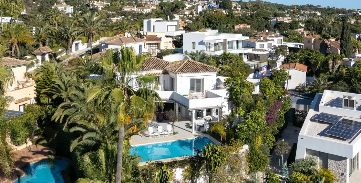 Продажа  отдельно стоящей виллы в Marbesa 61