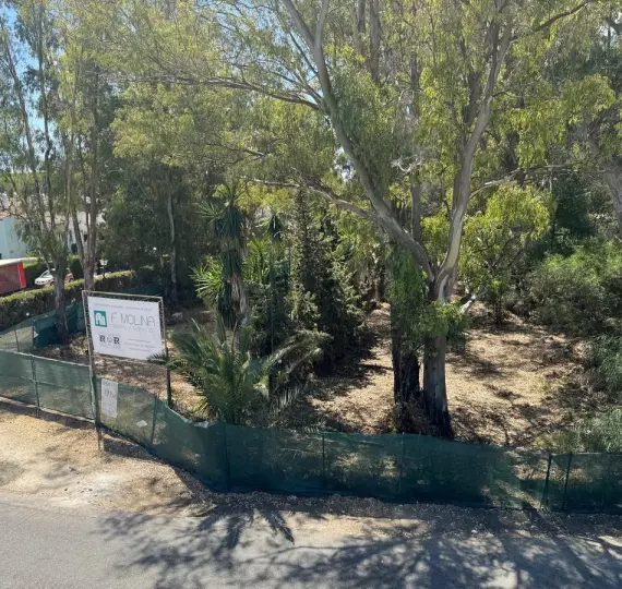 Sale of commercial plot in El Paraiso