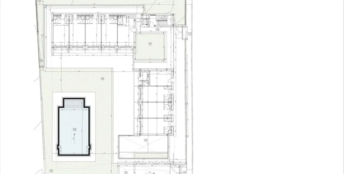 Sale of commercial plot in El Paraiso 11