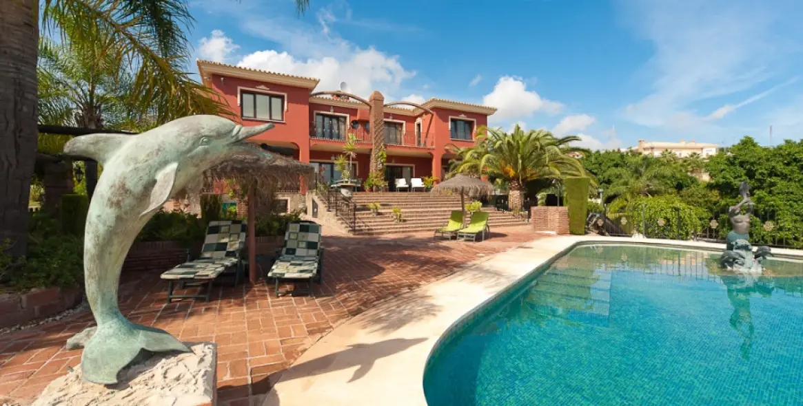 Продажа  отдельно стоящей виллы в Benalmadena 2