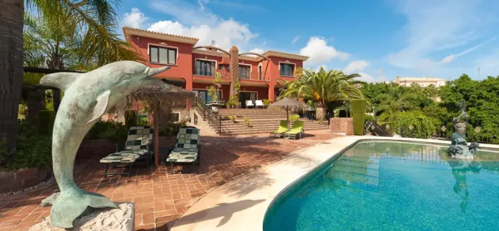 Продажа  отдельно стоящей виллы в Benalmadena 1