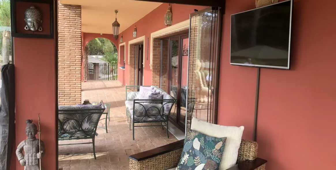 Продажа  отдельно стоящей виллы в Benalmadena 3