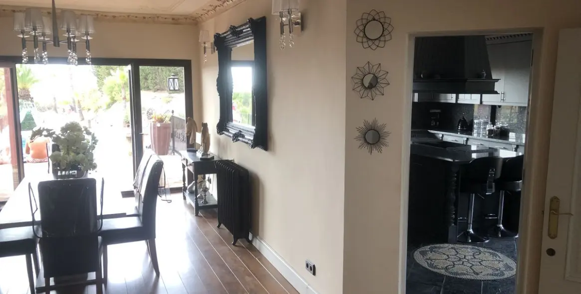 Продажа  отдельно стоящей виллы в Benalmadena 8