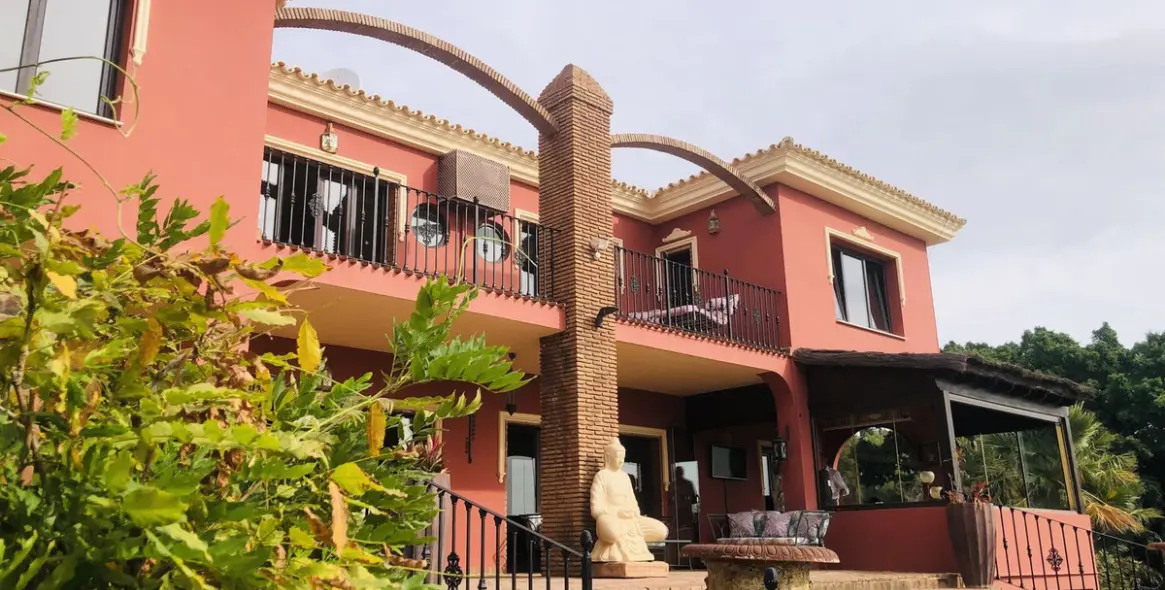 Продажа  отдельно стоящей виллы в Benalmadena 19