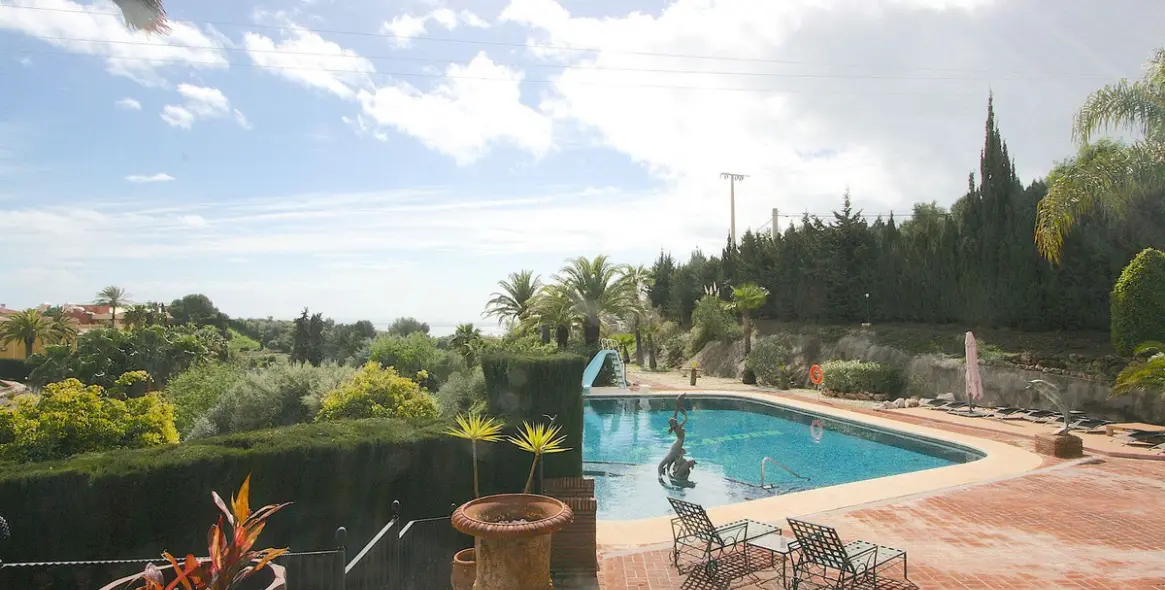 Продажа  отдельно стоящей виллы в Benalmadena Costa 2