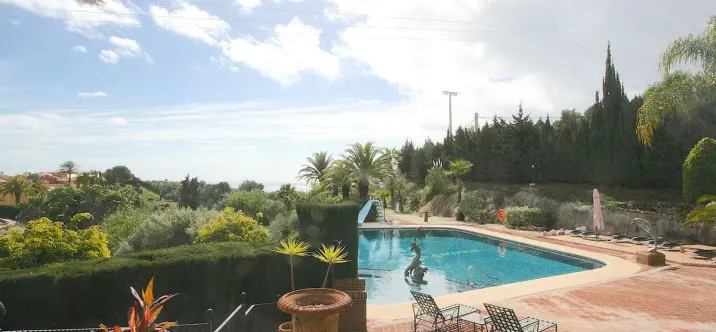 Продажа  отдельно стоящей виллы в Benalmadena Costa 1