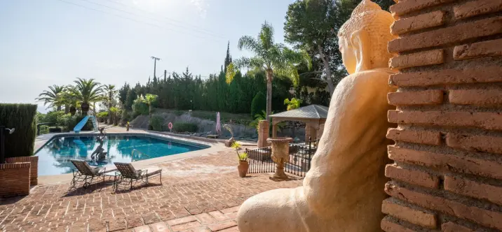 Продажа  отдельно стоящей виллы в Benalmadena Costa 2