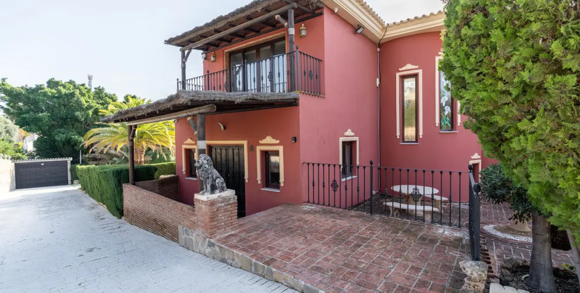 Продажа  отдельно стоящей виллы в Benalmadena Costa 4