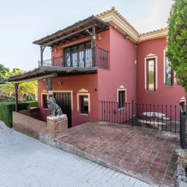 Продажа  отдельно стоящей виллы в Benalmadena Costa